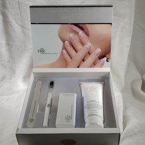 Deep Sea Platinum Nail Kit Coral NIB